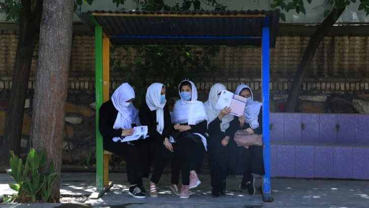 আফগানিস্তান শরিয়া আইনেই চলবে শিক্ষা, মেয়েদের পড়াতে পারবেন না পুরুষ শিক্ষক