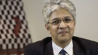 বিমানবন্দরে সাবেক উপদেষ্টা আদিলুর রহমানকে ‘হয়রানির’ অভিযোগ